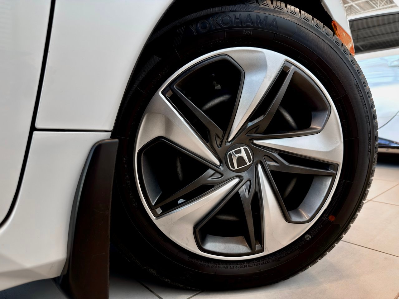2019 Honda Civic Sedan White Notre-Dame-des-Prairies - photo #12