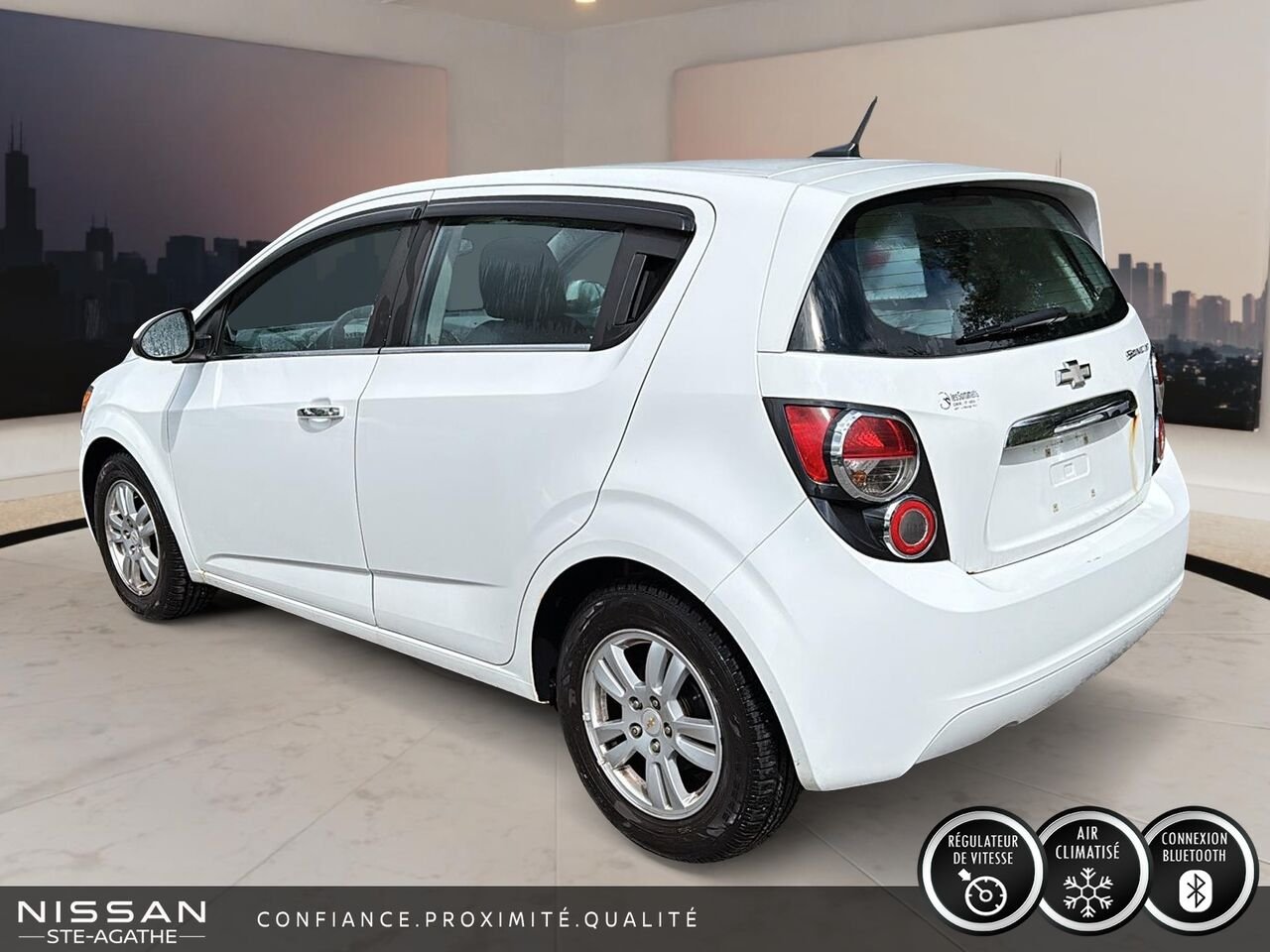 2012 Chevrolet Sonic HAYONS 5 PORTES LT|AUT|PNEUS D'HIVER INCLUS White Saint-Jérôme - photo #3