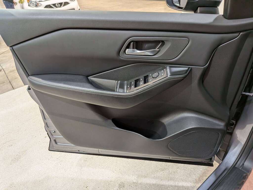2024 Nissan Rogue AWD SV Moonroof Grey Val-David - photo #33