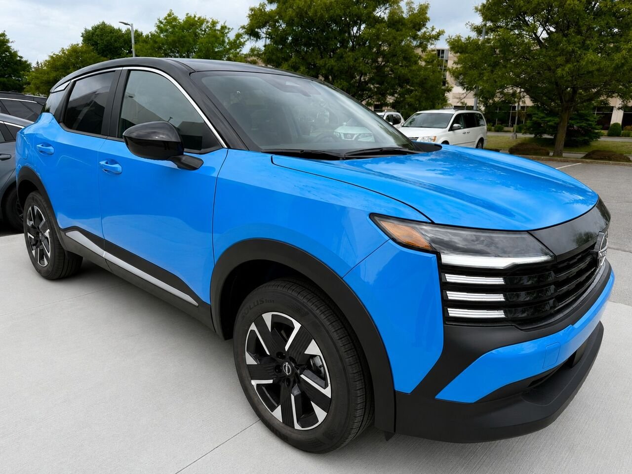 2026 NISSAN Kicks KICKS SV AWD Artic Ice Blue Metallic/Super Black Châteauguay - photo #8