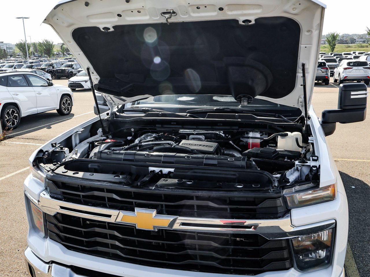 2025 Chevrolet Silverado 3500HD 4WD Crew Cab 159 LT White Sherwood Park - photo #9