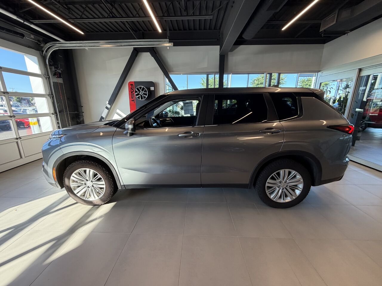 Mitsubishi Outlander 2024