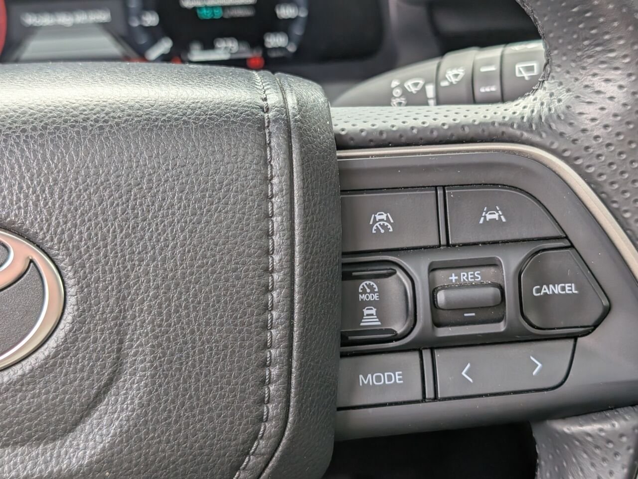 2025 Toyota 4Runner JTEVA5BR2S5056034 Underground Sherbrooke - photo #12