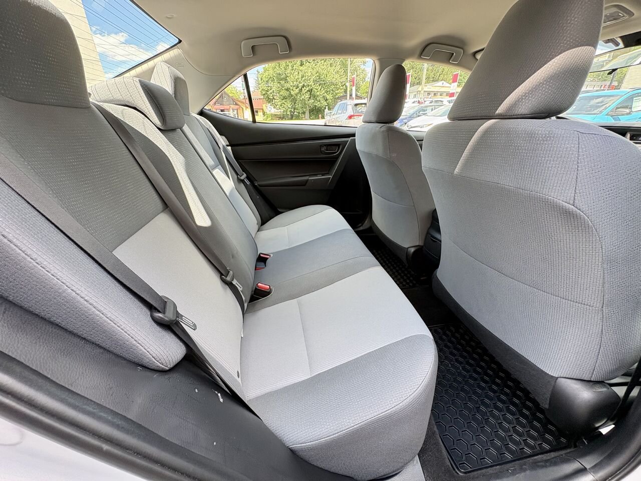 2017 Toyota COROLLA Silver Mont-Laurier - photo #17