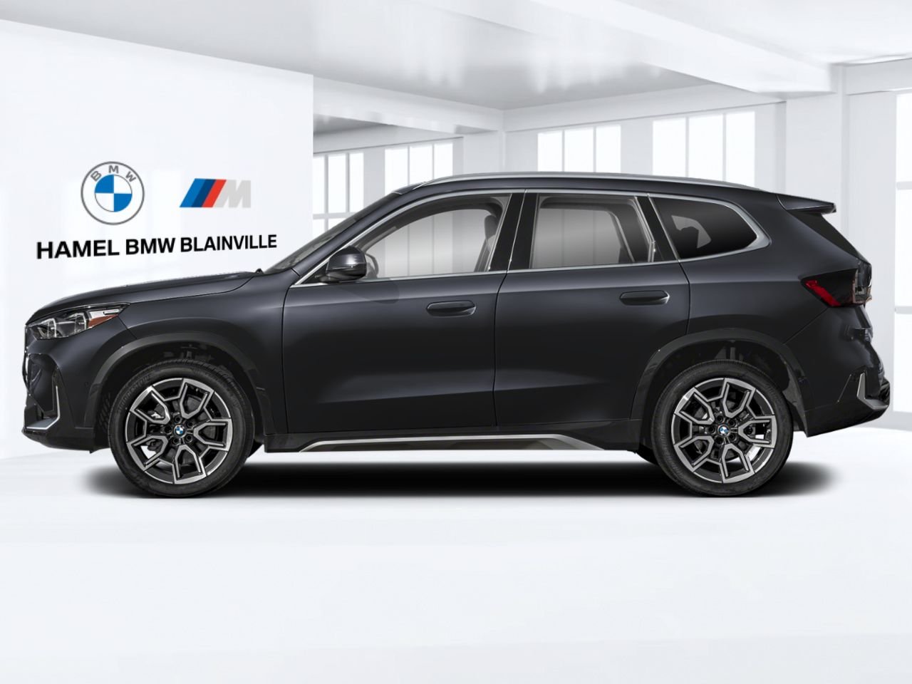 BMW X1 xDrive28i 2026 Noir saphir métallisé Blainville - photo #2