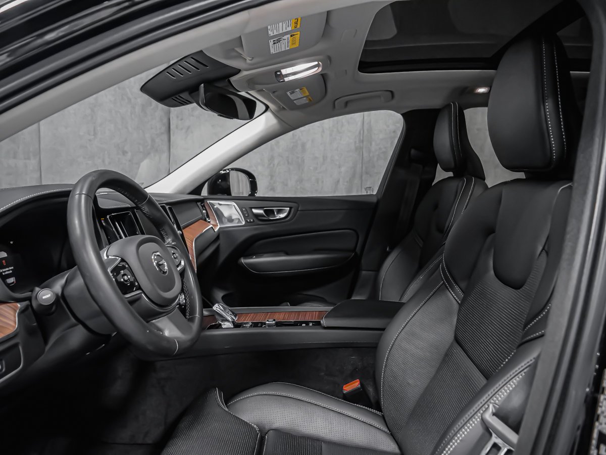 2023 Volvo XC60 ULTIMATE BRIGHT THEME Black Montreal - photo #11