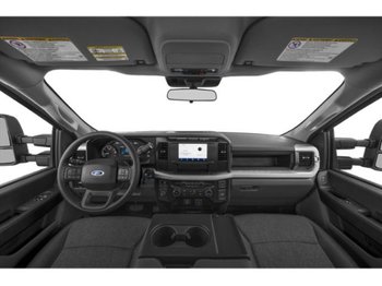 Ford Super Duty F-350 à roues arrière jumelées XL