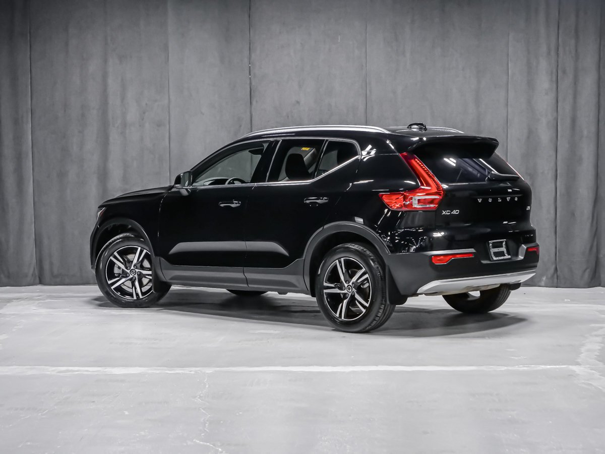 Volvo XC40 B5 CORE BRIGHT 2025 Noir Montréal - photo #3