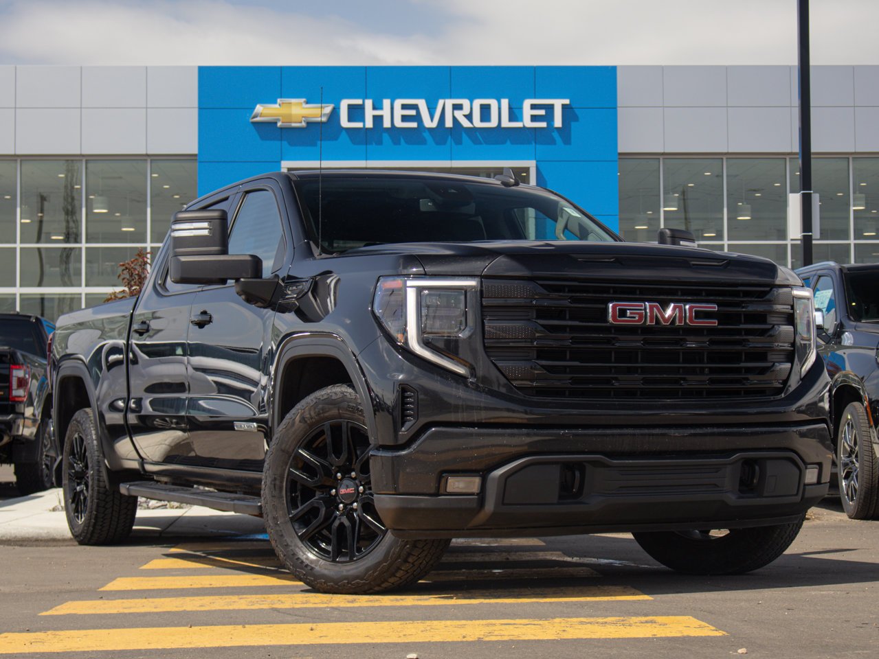 2022 GMC Sierra 1500 4WD Crew Cab 147 Elevation Black Sherwood Park - photo #14