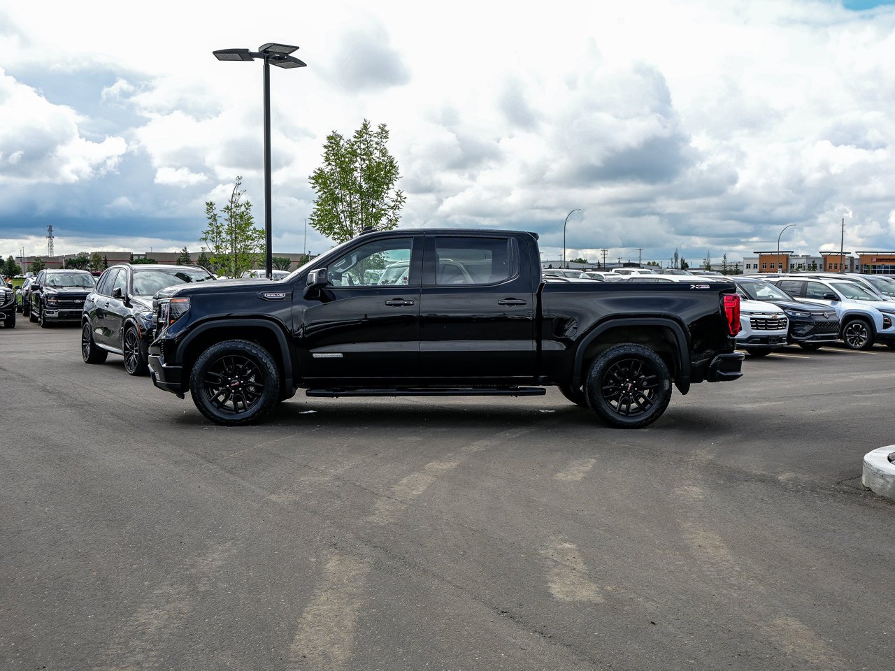 2024 GMC Sierra 1500 4WD Crew Cab 147 Elevation Black Sherwood Park - photo #9