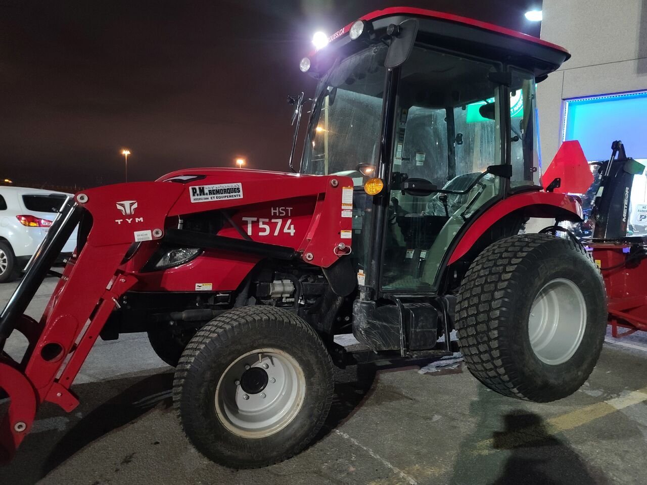 TYM T574H 2023 Rouge Longueuil, - photo #2