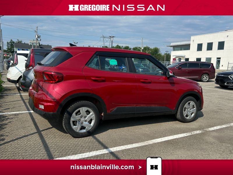2020 Hyundai Venue Red Laval - photo #11