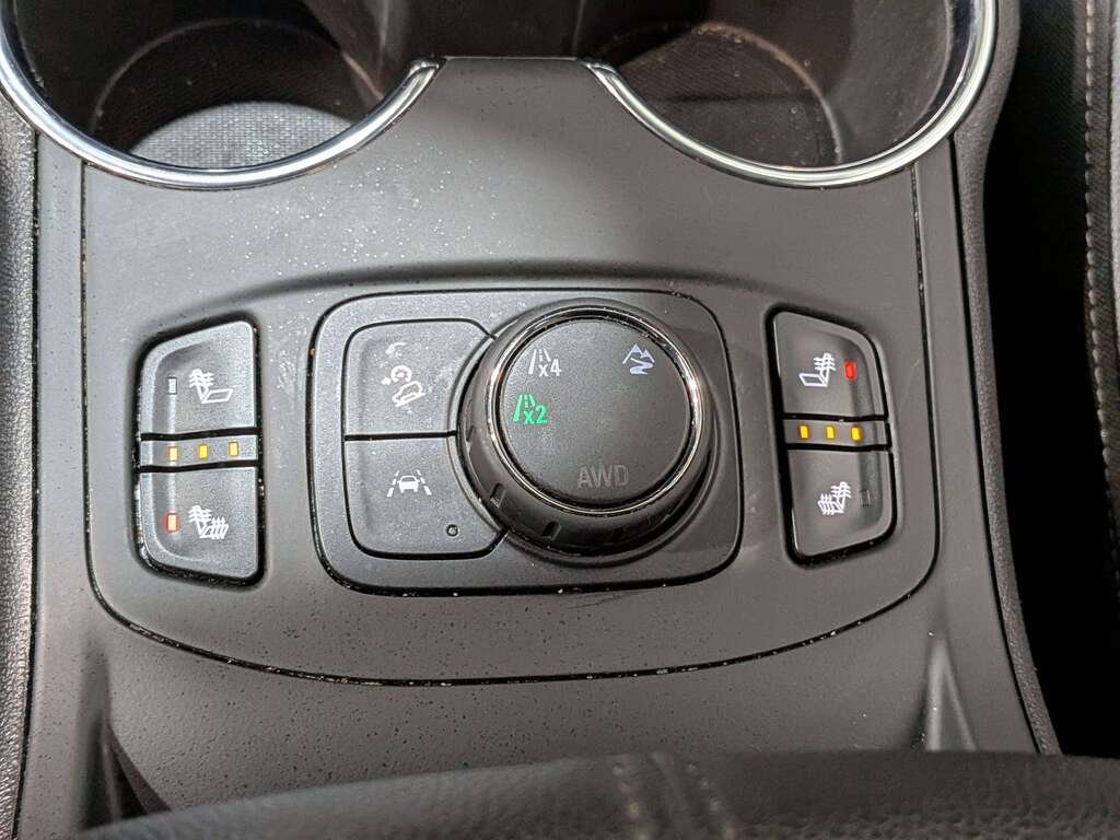 GMC Terrain 2023 Blanc Val-David - photo #25