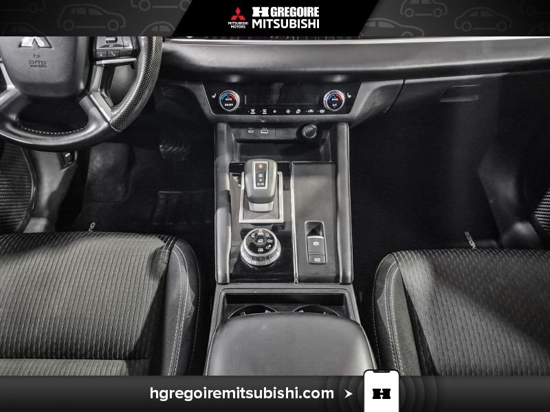 2022 Mitsubishi Outlander Grey Blainville - photo #24