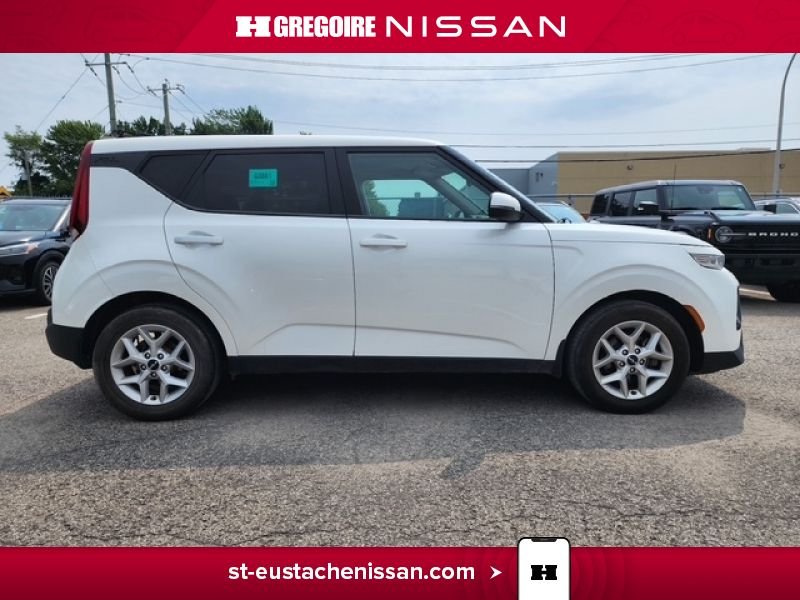 2022 Kia Soul White Laval - photo #13