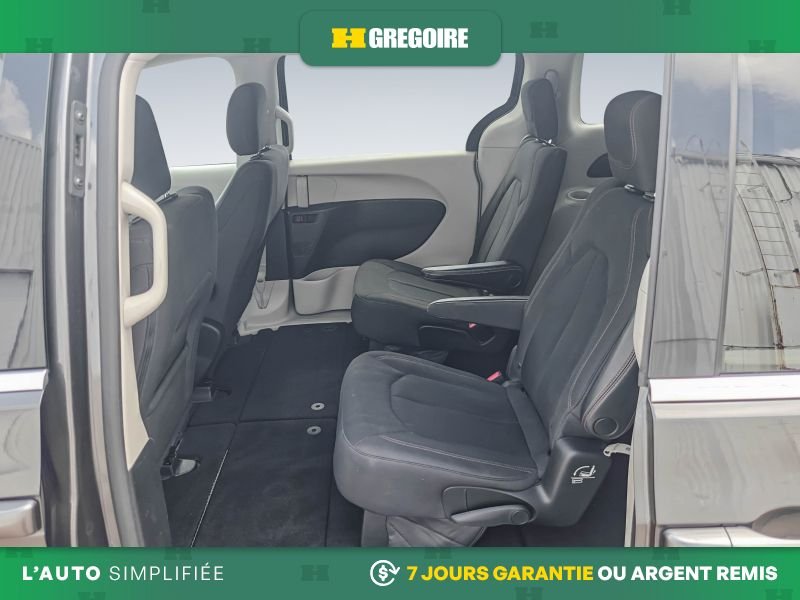 Chrysler Pacifica 2019 Gris Blainville - photo #21