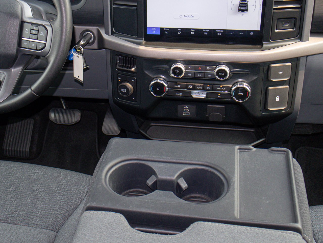 2025 Ford F-150 XLT 4WD SuperCrew 5.5' Box Blue Sherwood Park - photo #29
