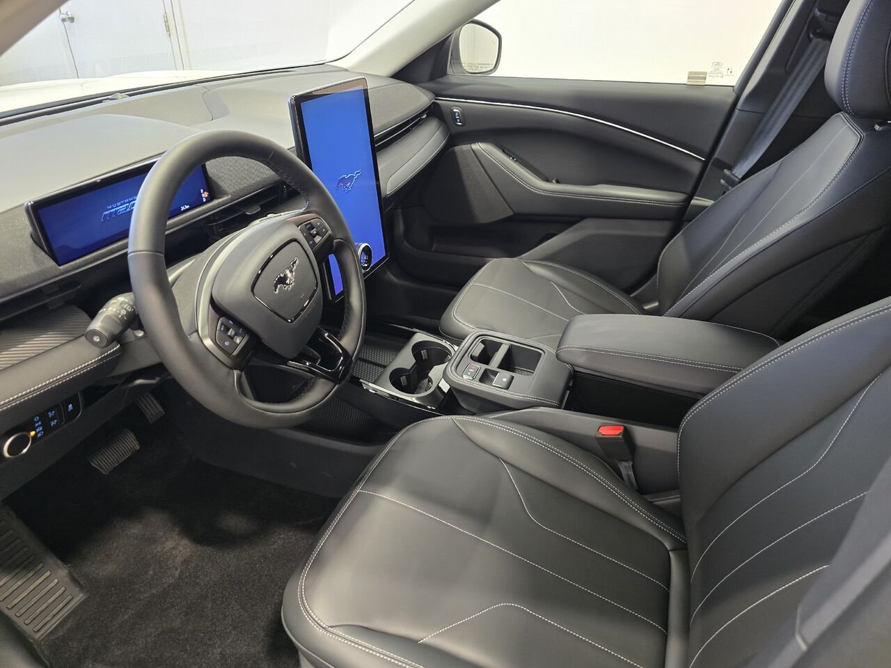 2026 Ford Mustang Mach-E Star White Metallic Tri-Coat Châteauguay - photo #4