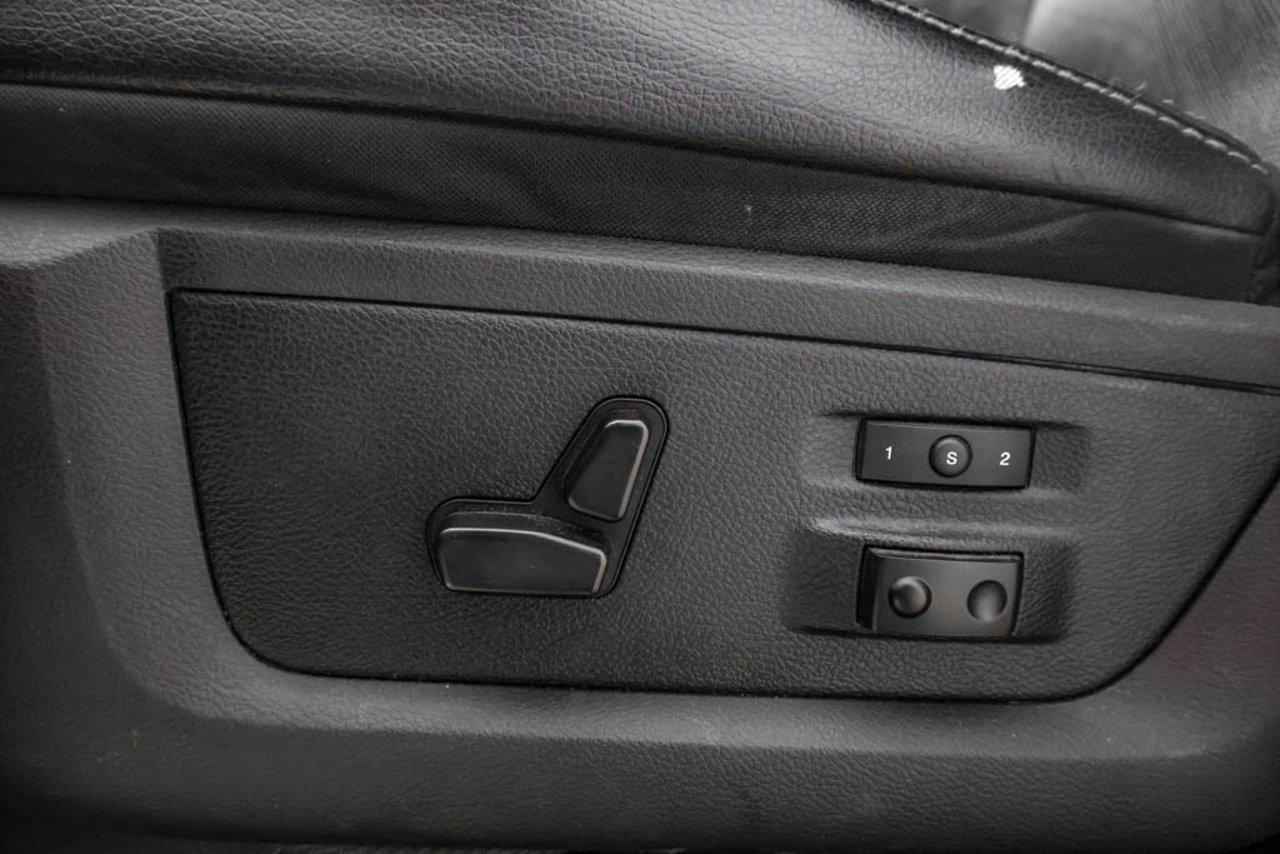 2013 Ram 3500 4WD Crew Cab 149 Laramie White Sherwood Park - photo #14