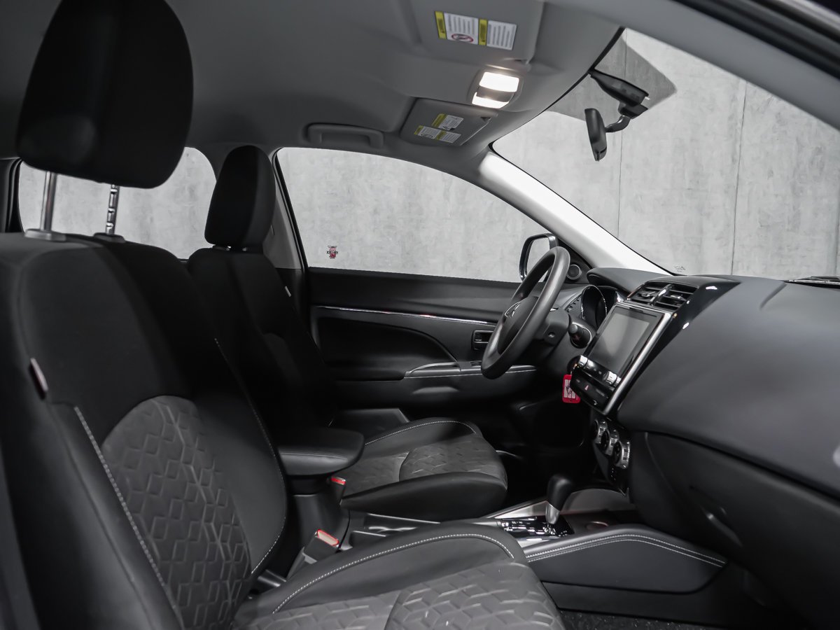2026 Mitsubishi RVR ES Labrador Black Montreal - photo #18