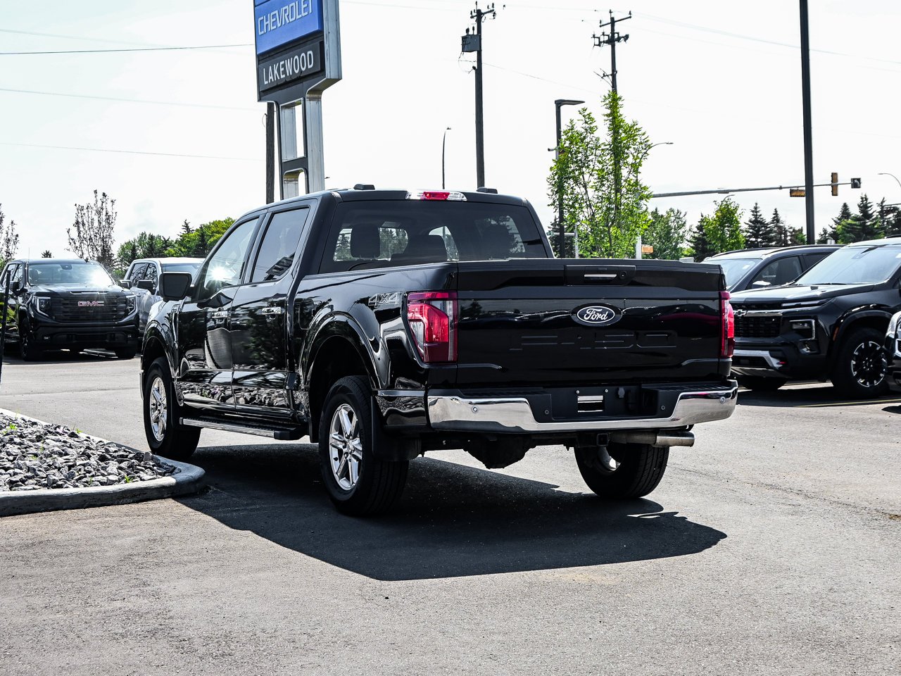 2024 Ford F-150 XLT 4WD SuperCrew 5.5' Box Black Sherwood Park - photo #10