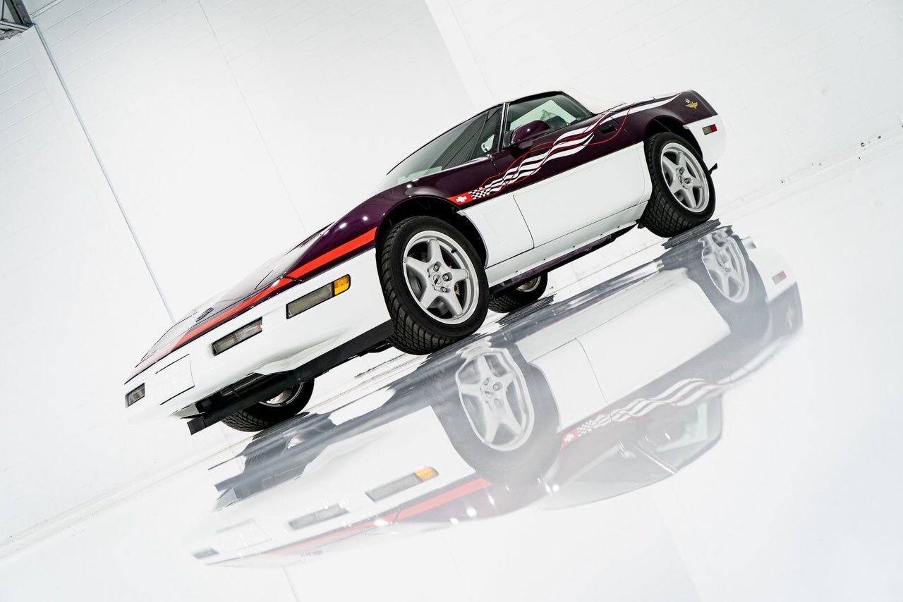 Chevrolet Corvette *PRIX EN USD* RPO Z4Z PACE CAR PRESENTED IN DELIVERY PACKAGING WITH ONLY 192MILES (307KM) FROM NEW 1995 Blanc Montréal - photo #34