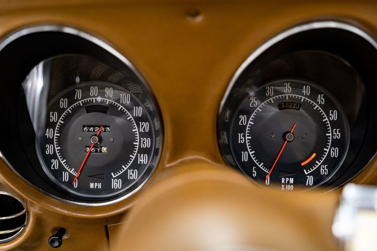 1972 Chevrolet Corvette Unrestored matching# LT1 with documented 103,454km(64,283mi) | PRIX EN USD Gold Montreal - photo #13