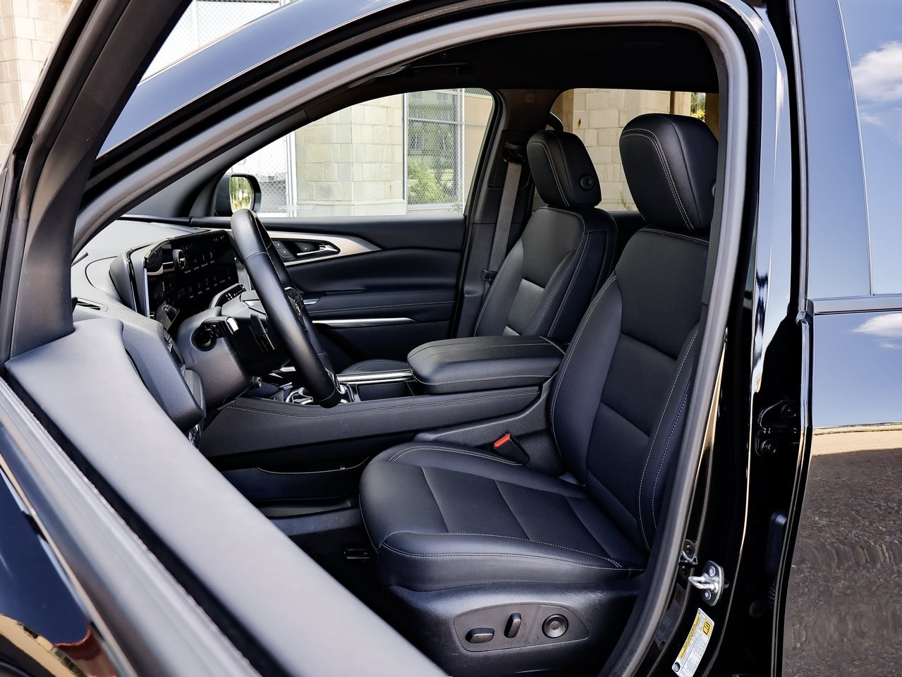 2026 Chevrolet Traverse AWD 4dr LT Black Sherwood Park - photo #15