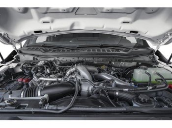 Ford Super Duty F-350 à roues arrière jumelées XLT