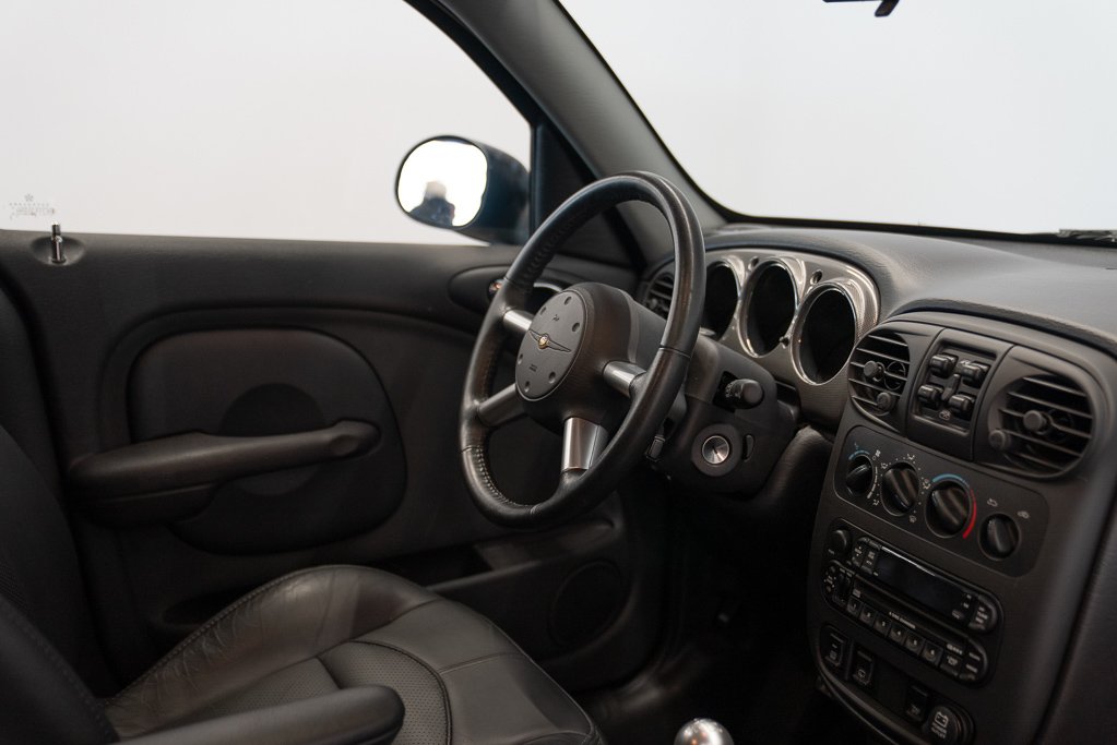 2004 Chrysler PT Cruiser Black Montreal - photo #14