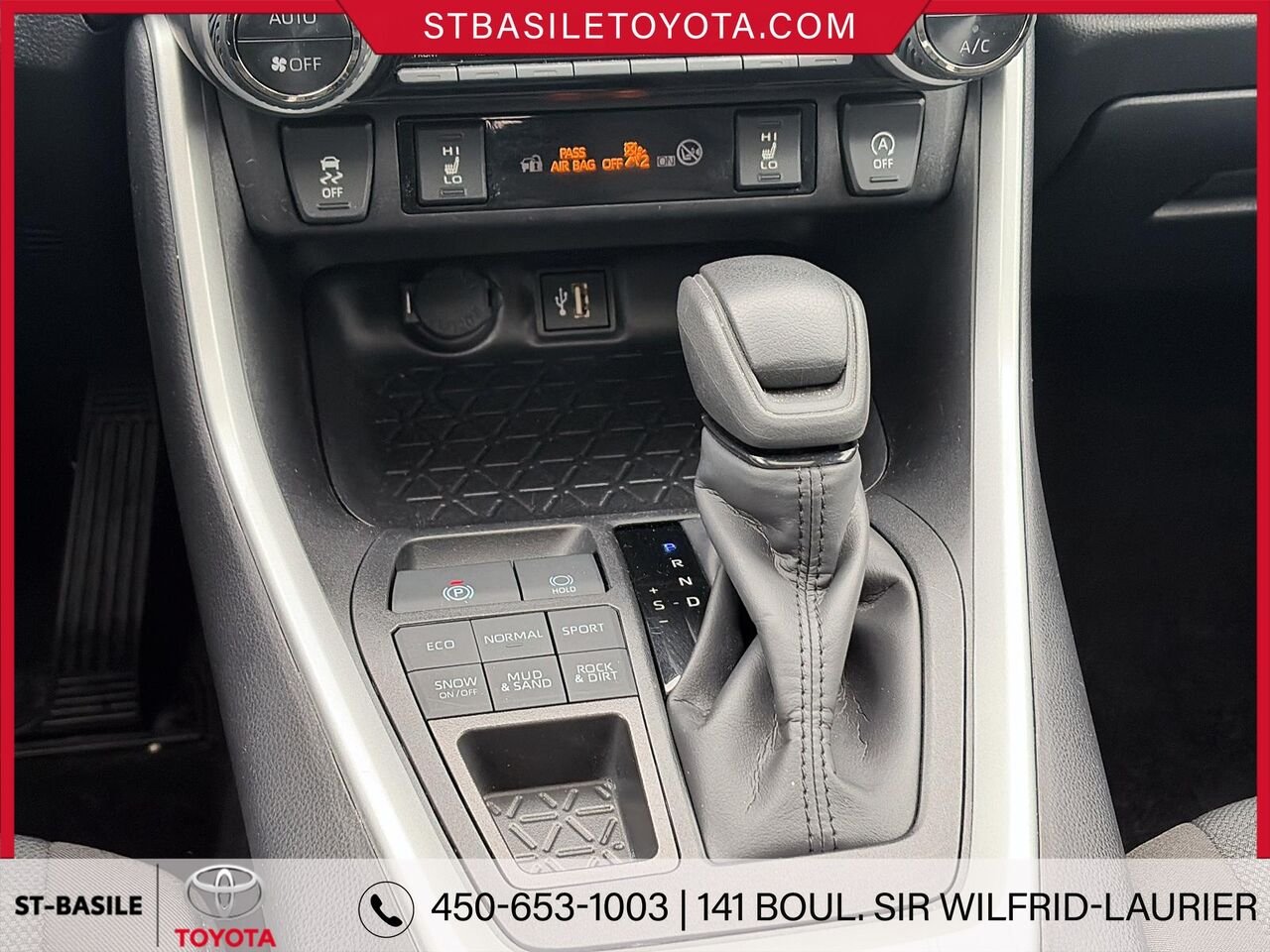 2025 Toyota RAV4 Silver Sky Metallic Saint-Basile-le-Grand - photo #18