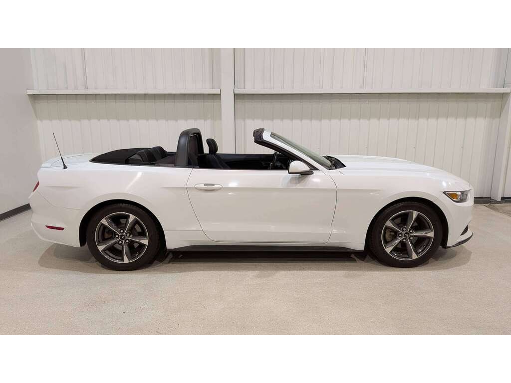 2015 Ford Mustang 2dr Conv V6 White Val-David - photo #7