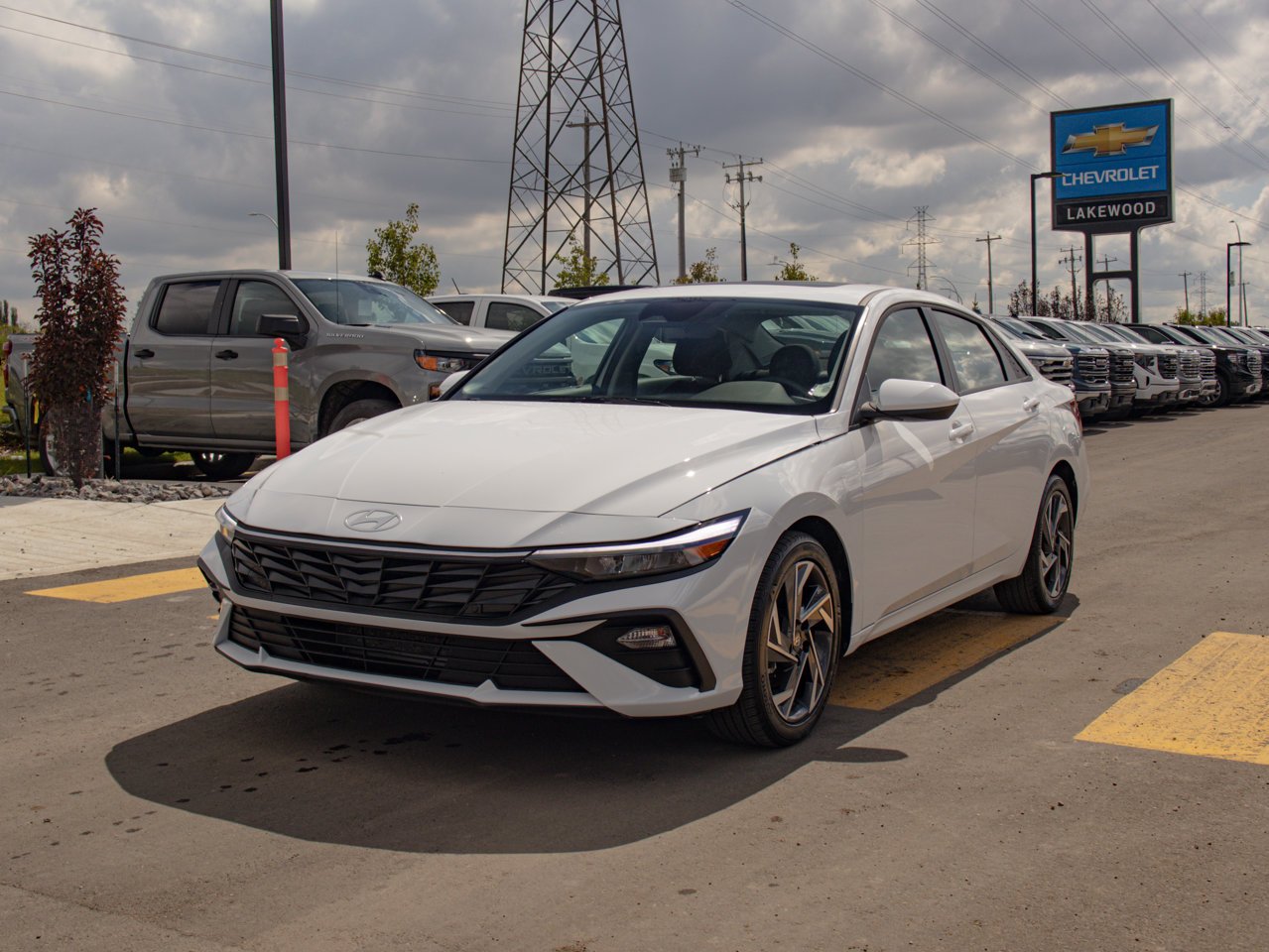 2026 Hyundai Elantra Preferred IVT White Sherwood Park - photo #3