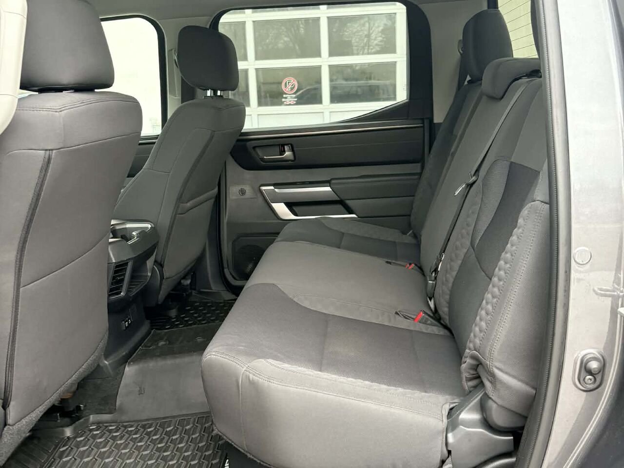 2024 Toyota TUNDRA Grey Mont-Laurier - photo #12