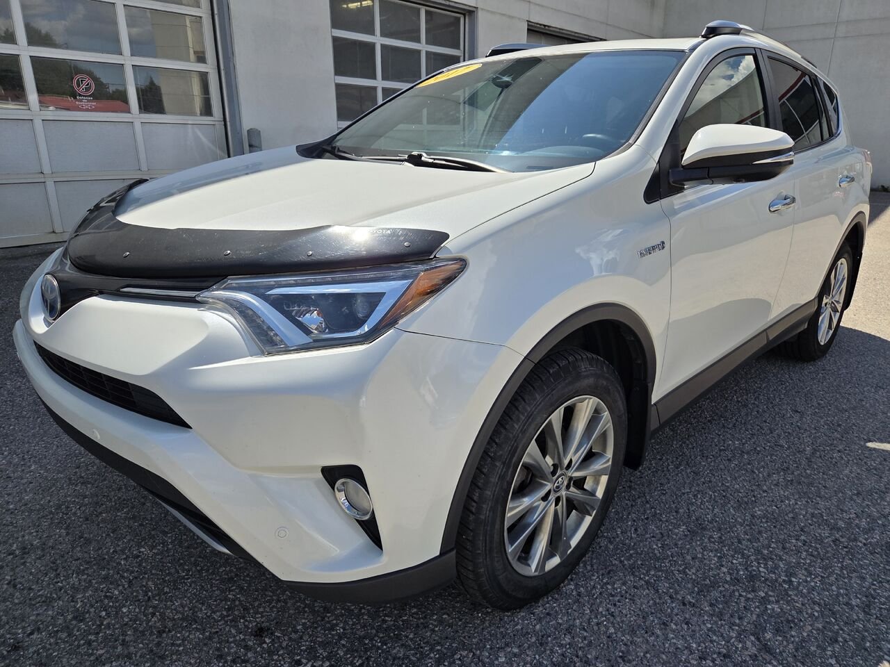 2017 Toyota RAV4 Hybrid White Mont-Laurier - photo #5