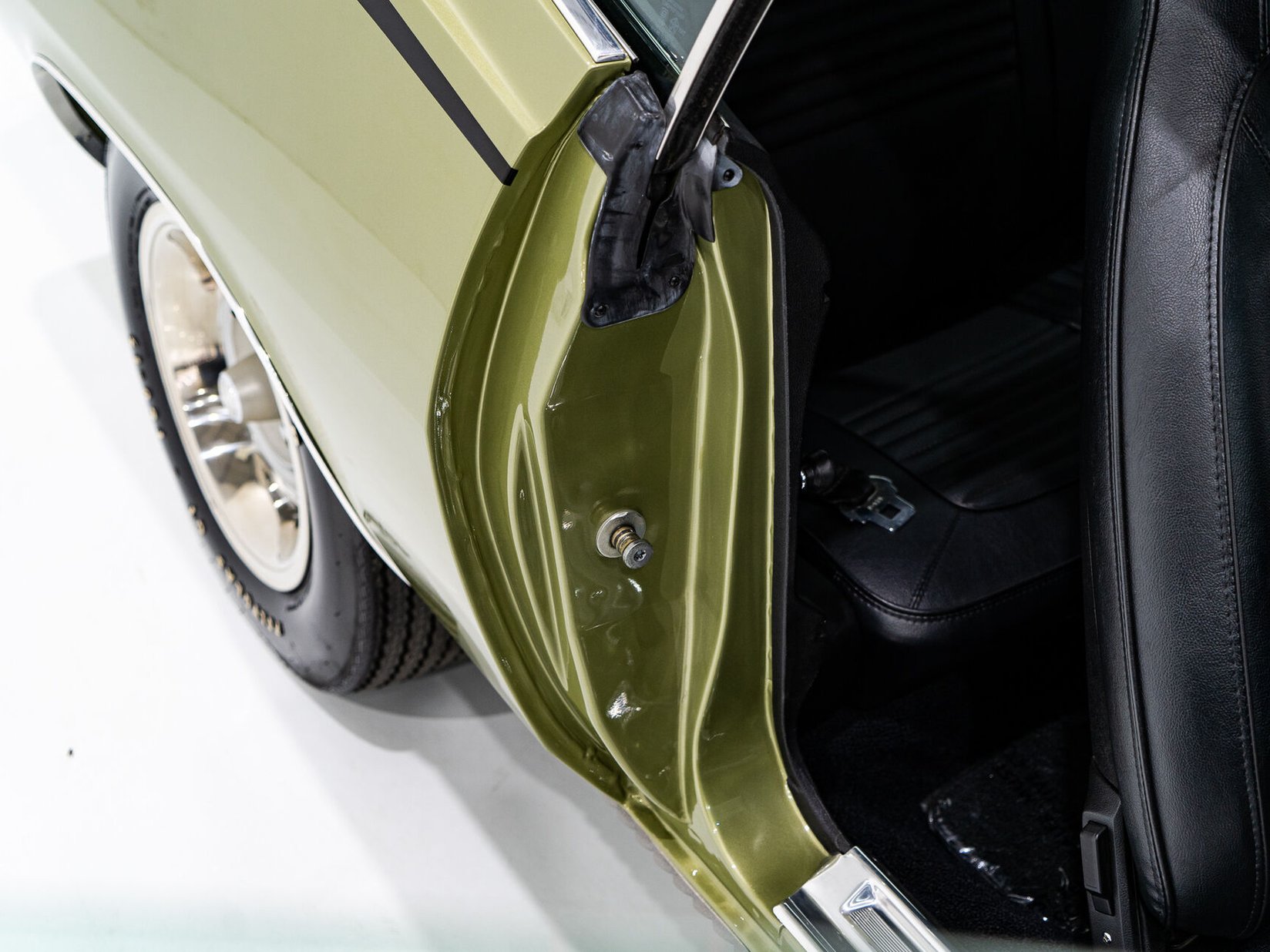 Plymouth HEMI Cuda 1 de 3 Exemplaires Utilisés par la Division Course de Chrysler France **PRIX EN USD** 1970 Vert Montréal - photo #82