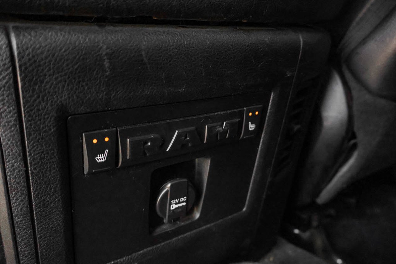 2013 Ram 3500 4WD Crew Cab 149 Laramie White Sherwood Park - photo #31