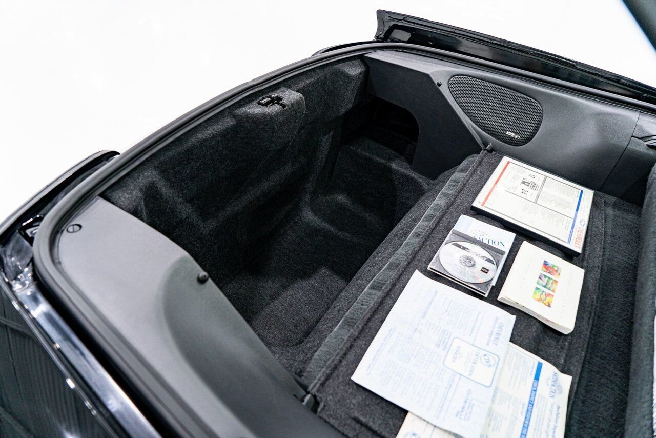 1993 Chevrolet CAMARO Z28 PRIX EN USD | Pace Car with only 957km (595mi) with original window sticker Black Montreal - photo #77