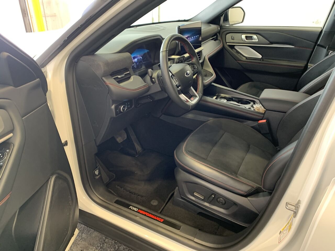 Ford Explorer ST EXPLORER ST 4WD 2025 Blanc Châteauguay - photo #31