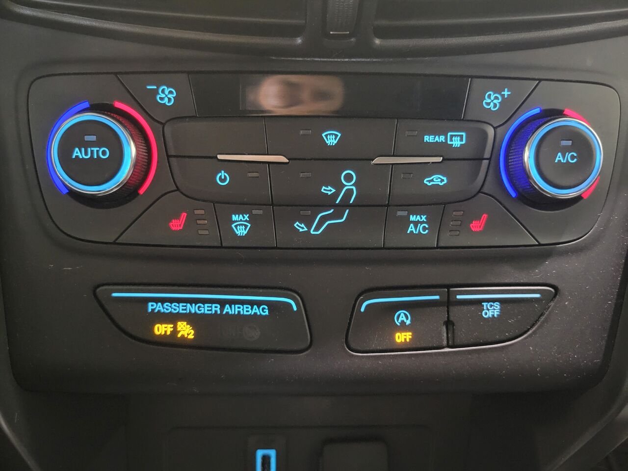 2017 Ford Escape White  - photo #23
