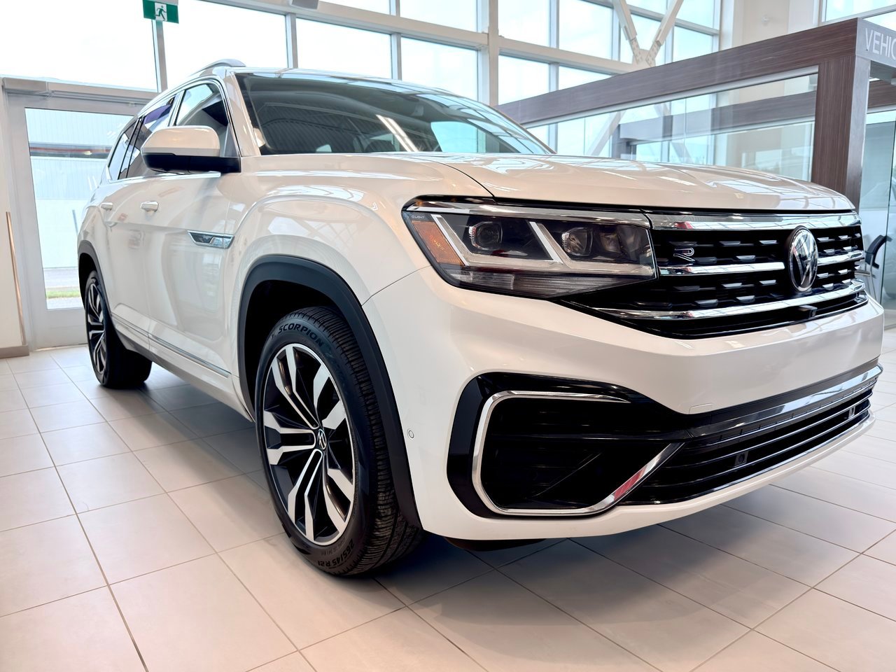 2021 Volkswagen Atlas White Notre-Dame-des-Prairies - photo #7