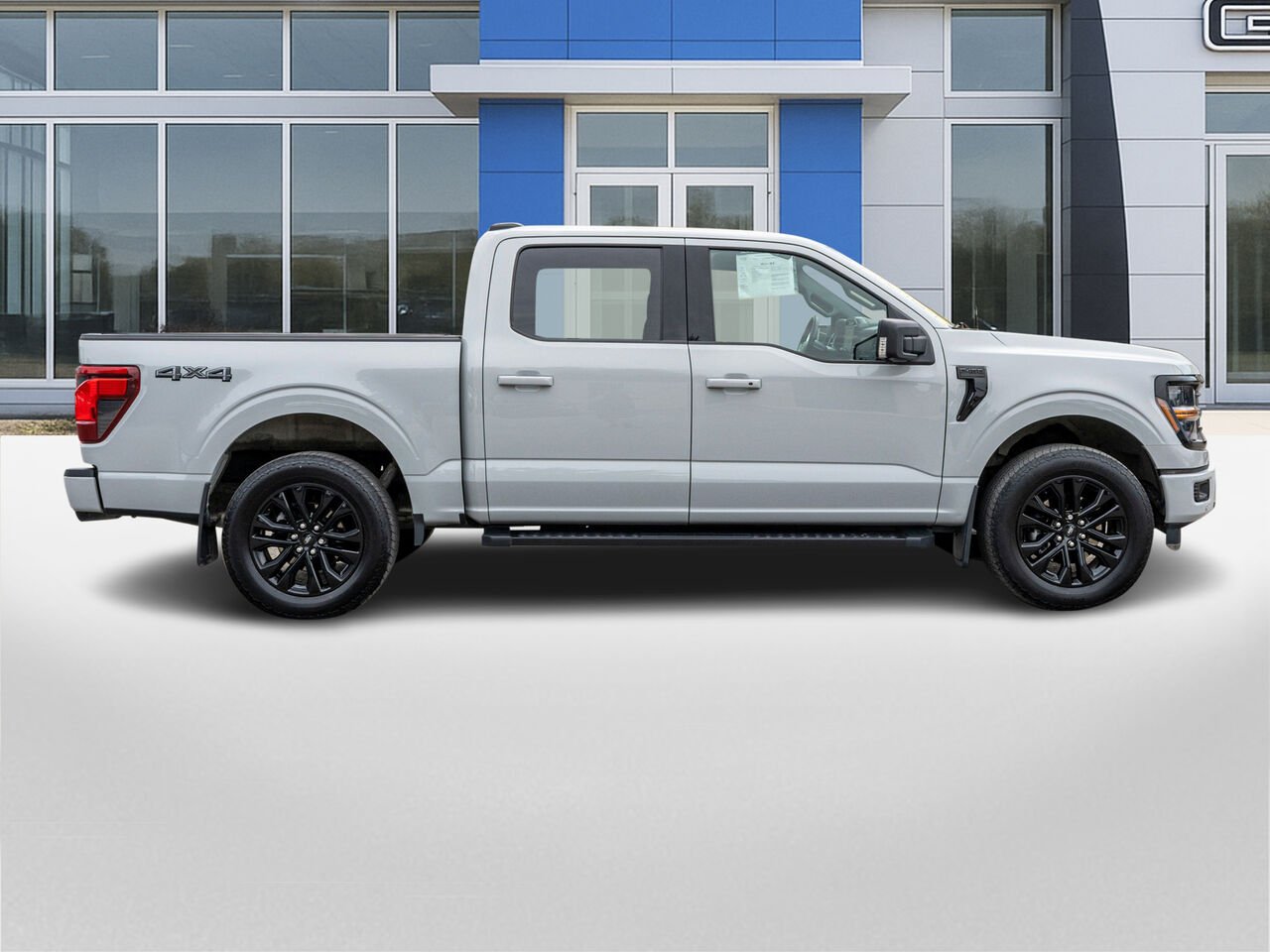 2024 Ford F-150 XLT cabine SuperCrew 4RM caisse de 5,5 pi Grey Châteauguay - photo #5