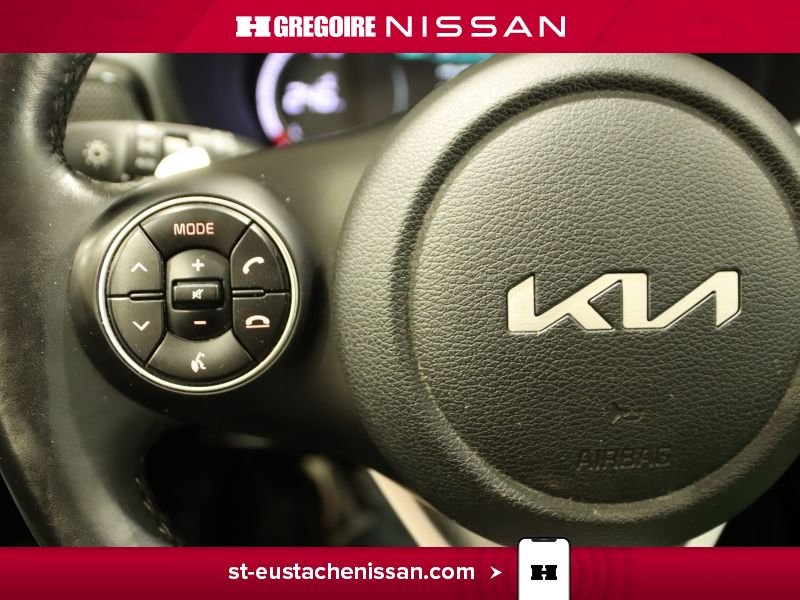 2022 Kia Soul White Laval - photo #26