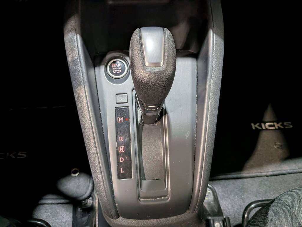 Nissan Kicks 2024 Gris Val-David - photo #25