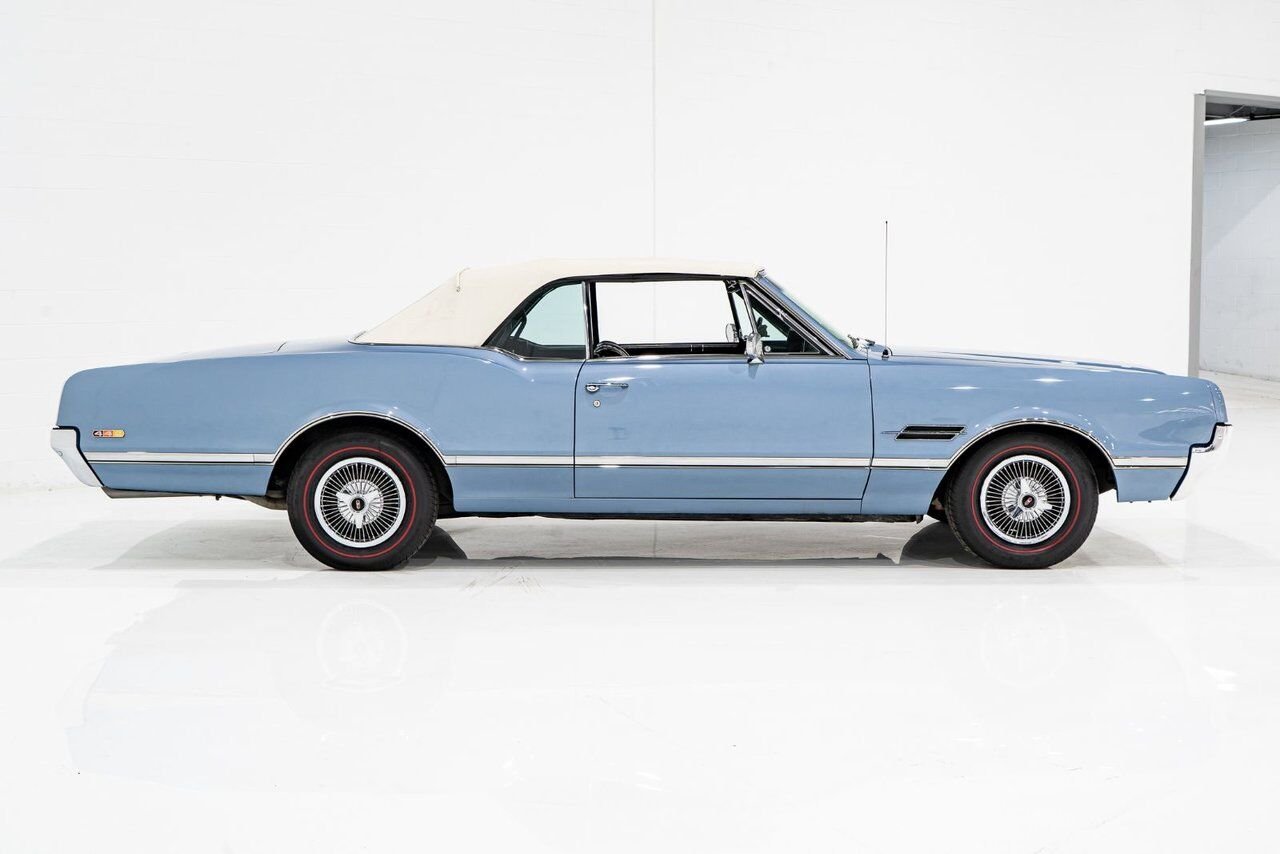1966 Oldsmobile 442 PRIX EN USD | Matching# 400cu.in. 4-Speed Blue Montreal - photo #52