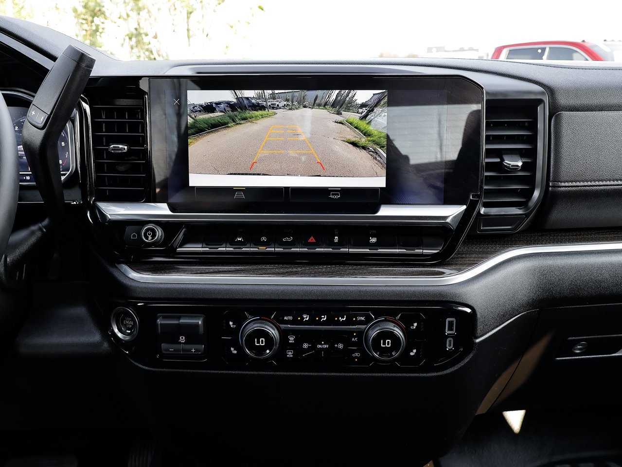2025 Chevrolet Silverado 1500 4WD Crew Cab 147 LT White Sherwood Park - photo #24