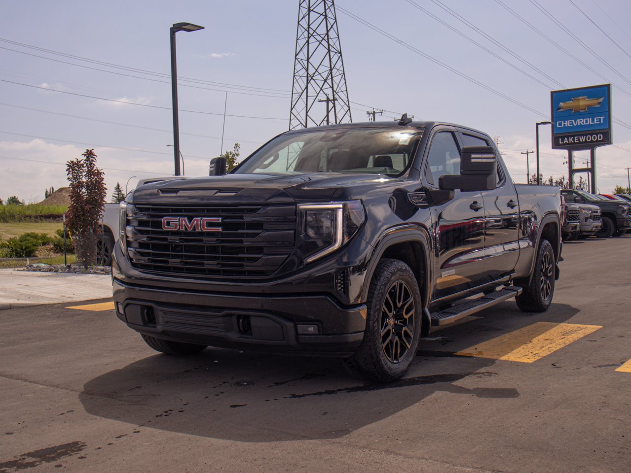 2022 GMC Sierra 1500 4WD Crew Cab 147 Elevation Black Sherwood Park - photo #3