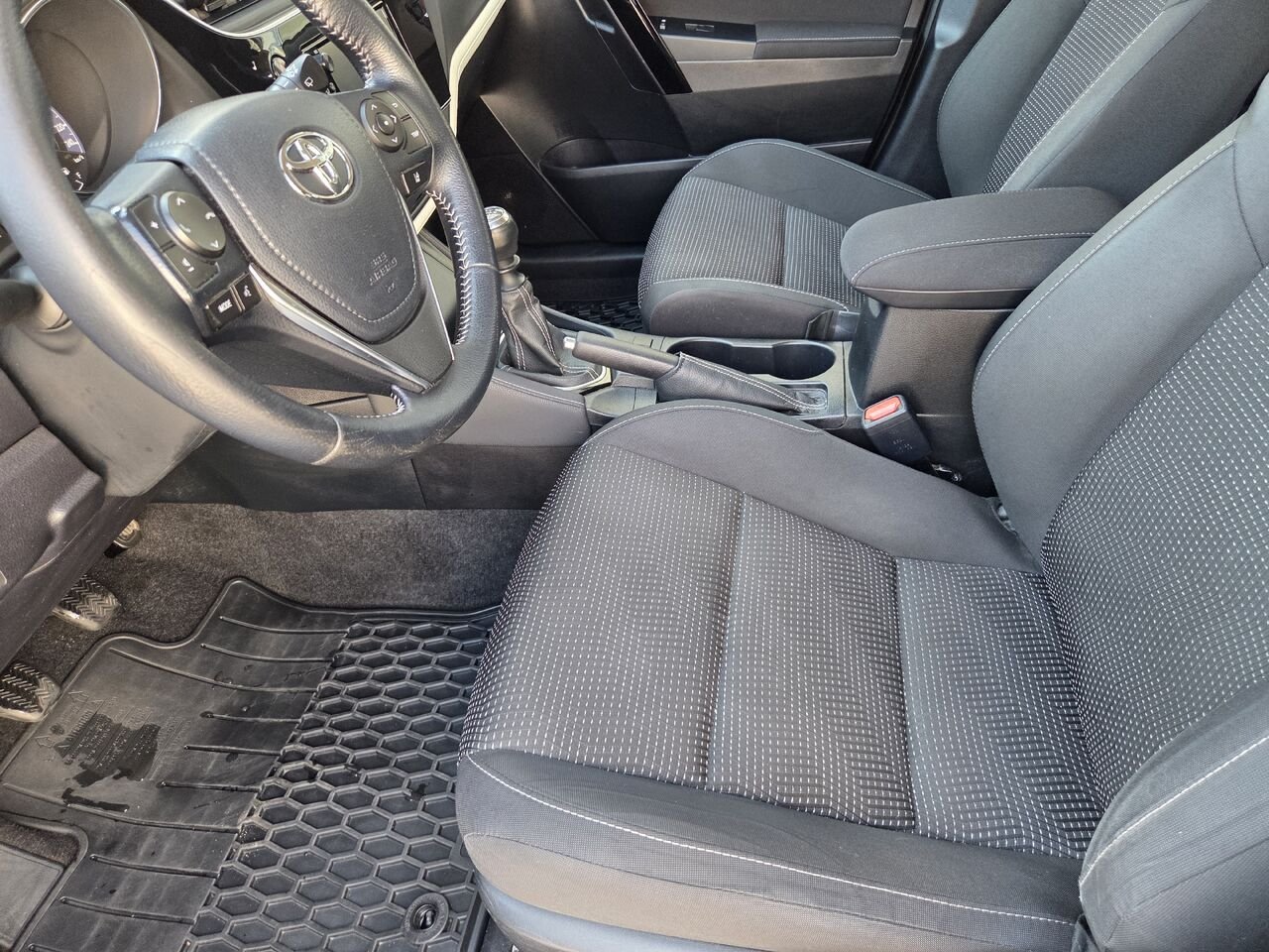 Toyota COROLLA IM 2018 Argent Mont-Laurier - photo #10