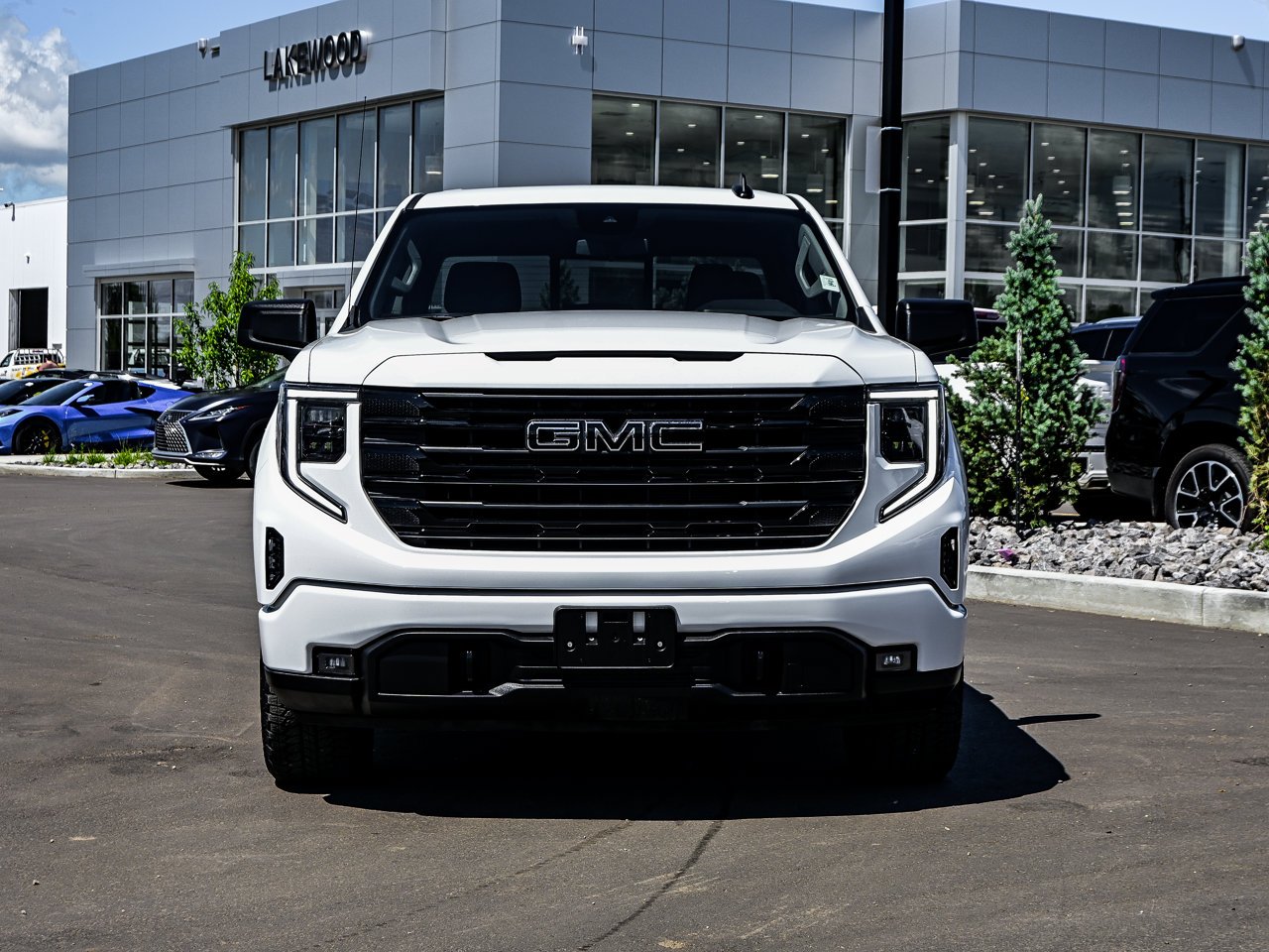 2025 GMC Sierra 1500 4WD Crew Cab 147 Elevation White Sherwood Park - photo #2