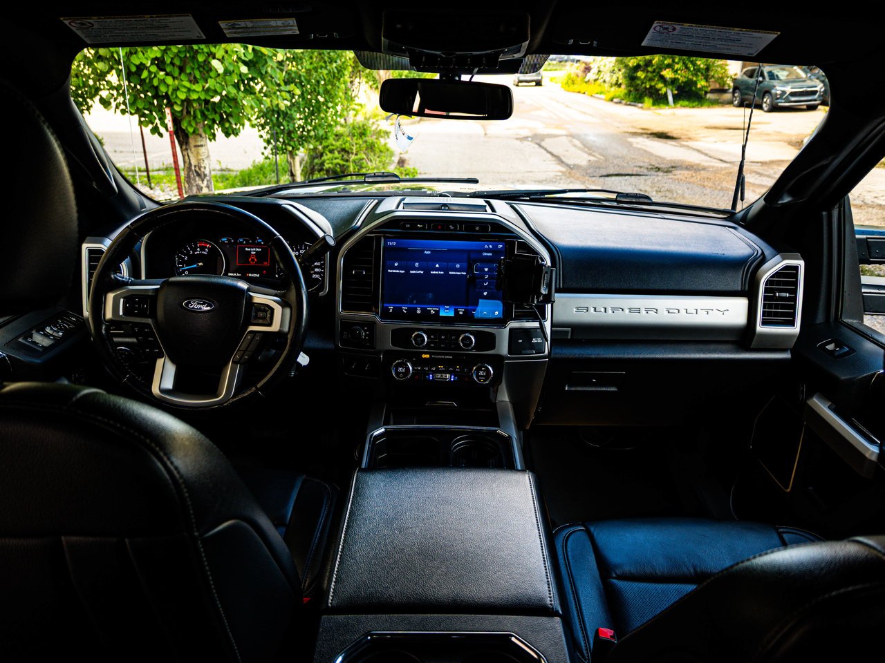 2022 Ford Super Duty F-350 SRW LARIAT 4WD Crew Cab 6.75' Box Black Sherwood Park - photo #30